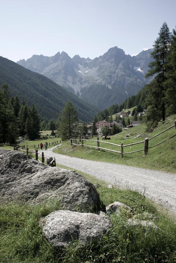 Alpengasthof Crusch Alba Ed Alvetern, S-Charl Скуоль Экстерьер фото